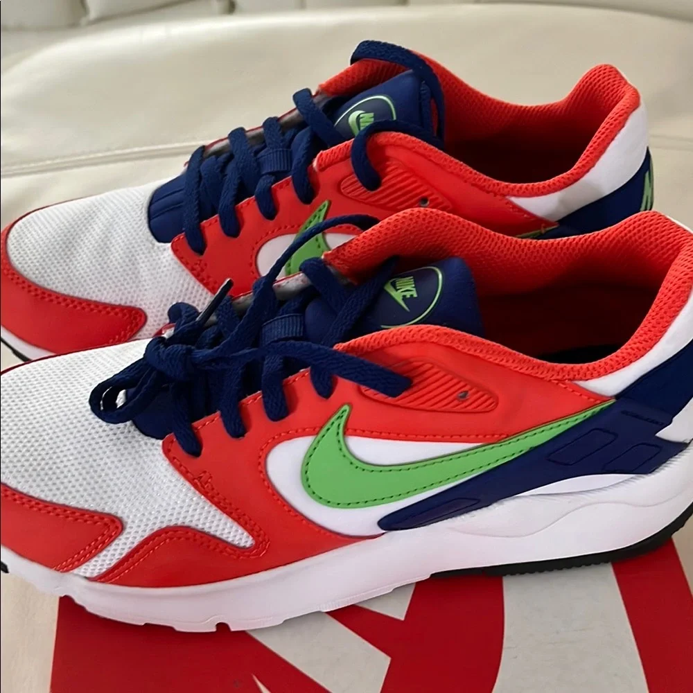 Nike LD victory (GS) Orange and Blue Sneakers with Sporty Silhouette Sz 6.5Y